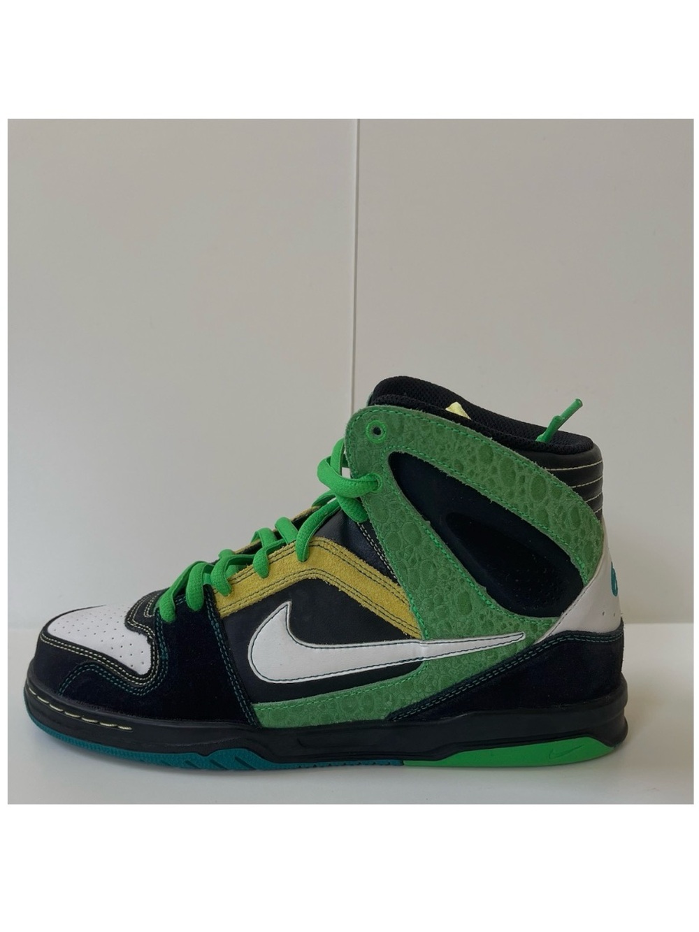 Nike Zoom Oncore 6.0 High Top Shoes 354704-011 Men’s Size9 (Excellent Condition)